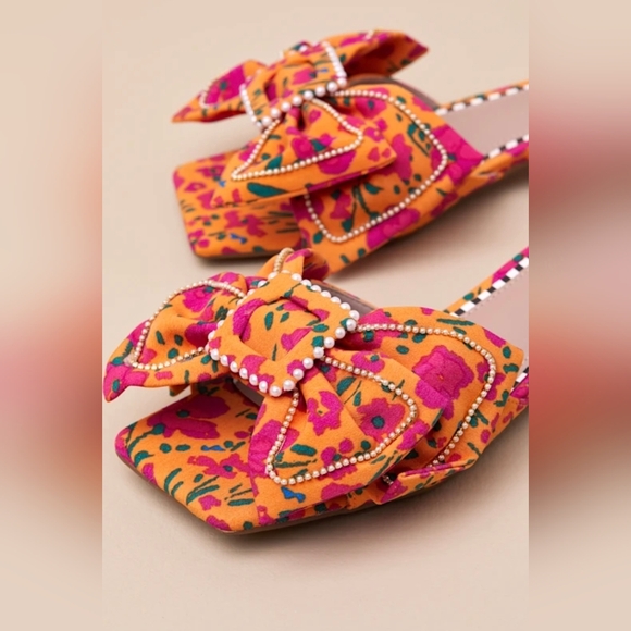 Betsey Johnson Garnet Floral Pearl Bow Slide Sandals 7 Like New! - Picture 5 of 6